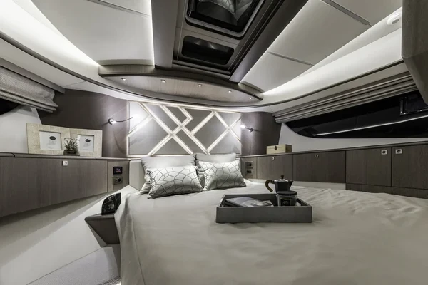 Galeon 440 Fly - Boatscribe.com