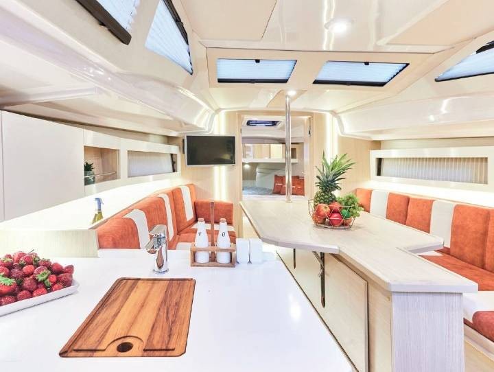 Maxus 35 - Boatscribe.com