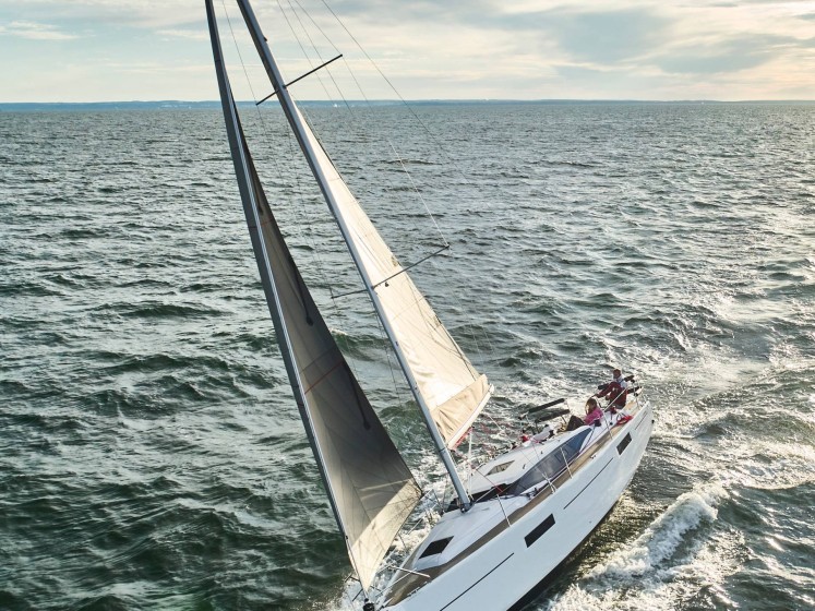 Maxus 35 - Boatscribe.com
