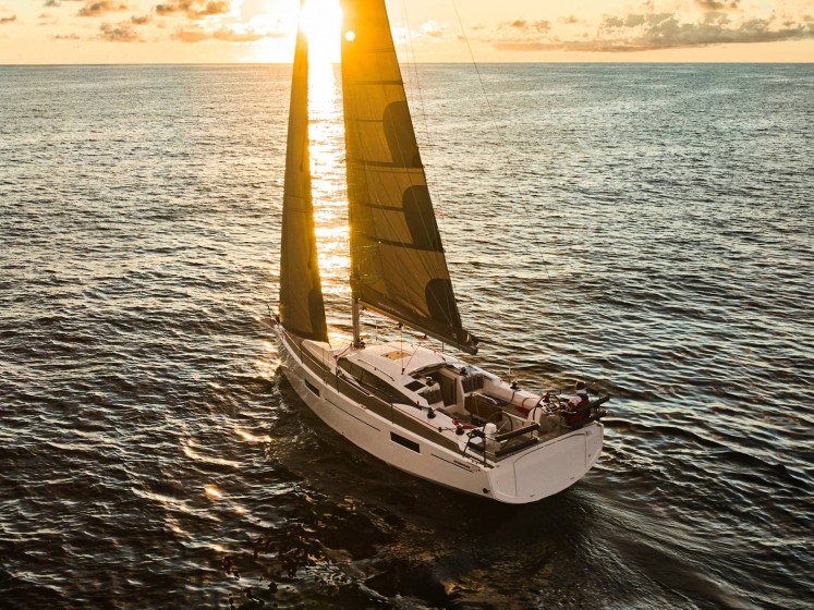 Maxus 35 - Boatscribe.com