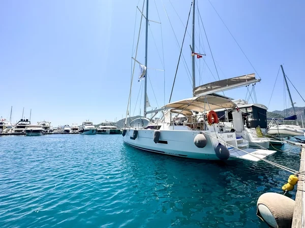 Dufour 430 - Boatscribe.com