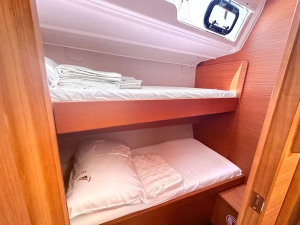 Dufour 430 - Boatscribe.com