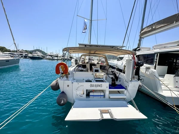 Dufour 430 - Boatscribe.com