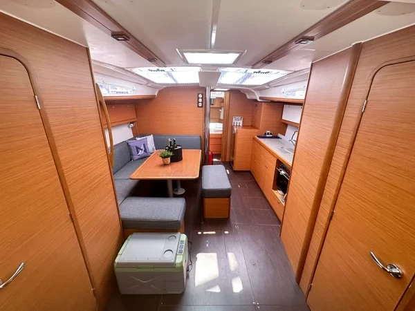 Dufour 430 - Boatscribe.com