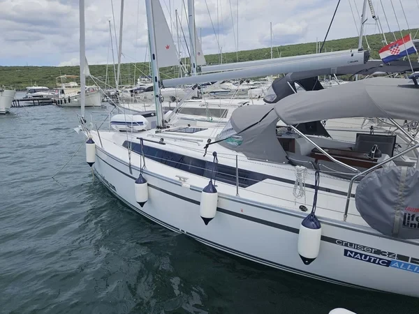 Bavaria 34 Cruiser - Boatscribe.com