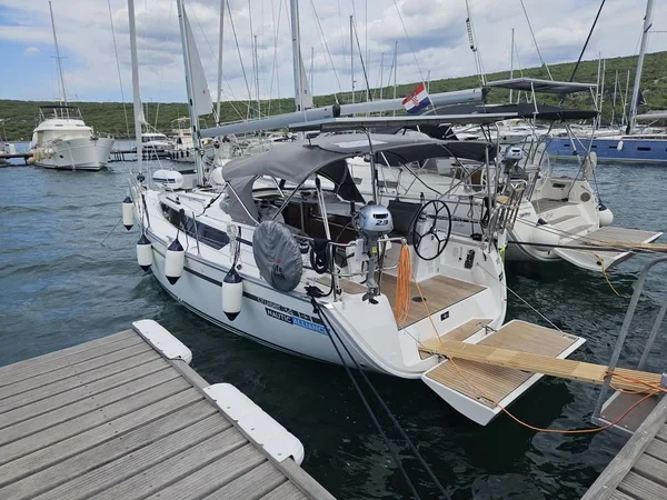 Bavaria 34 Cruiser - Boatscribe.com
