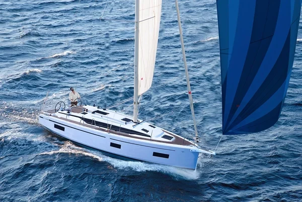 Bavaria C38 - Boatscribe.com