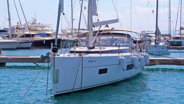 Bavaria C50 Style - Boatscribe.com