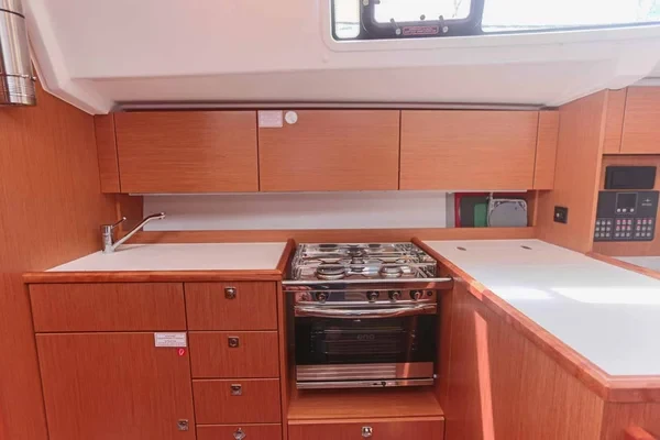 Bavaria C38 - Boatscribe.com