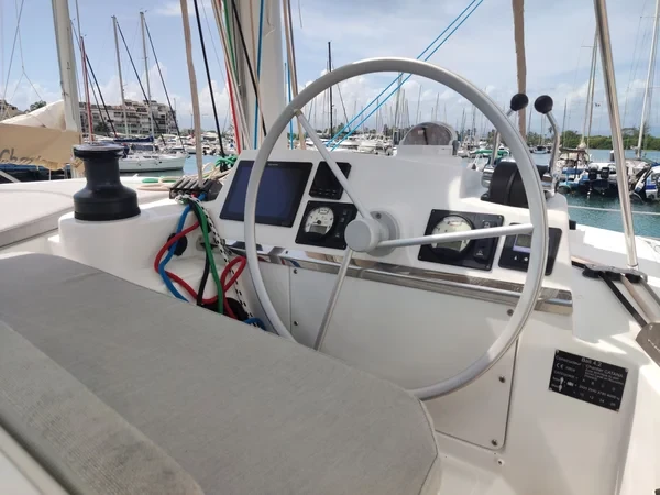 Bali 4.2 - Boatscribe.com