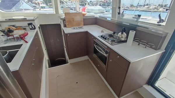 Bali 4.2 - Boatscribe.com