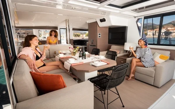 Bali 4.2 - Boatscribe.com