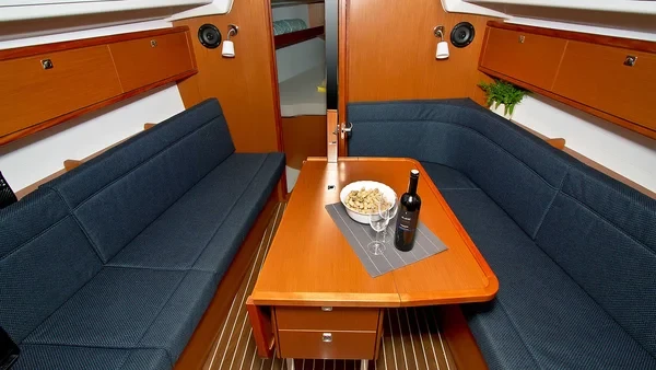 Bavaria 34 Cruiser - Boatscribe.com