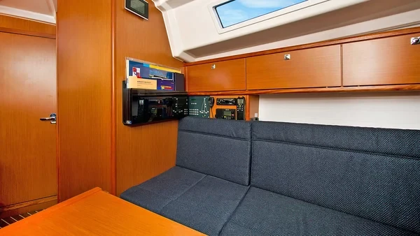 Bavaria 34 Cruiser - Boatscribe.com