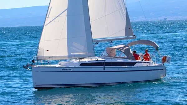 Bavaria 34 Cruiser - Boatscribe.com