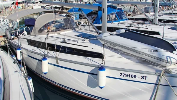 Bavaria 34 Cruiser - Boatscribe.com