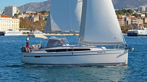 Bavaria 34 Cruiser - Boatscribe.com