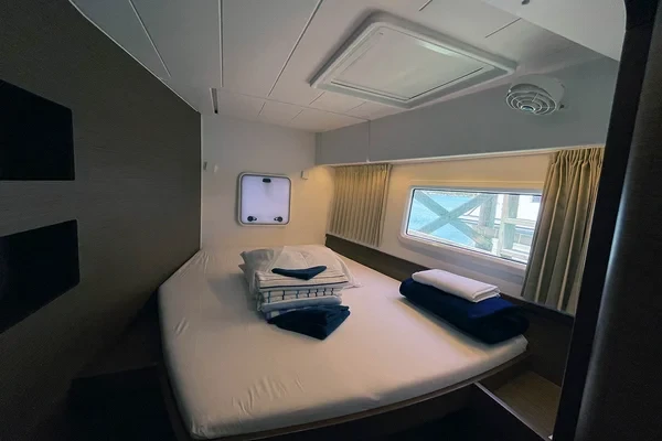 Lagoon 42 - Boatscribe.com