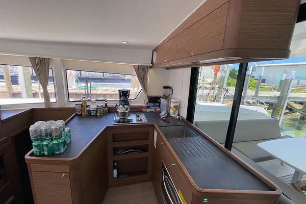 Lagoon 42 - Boatscribe.com