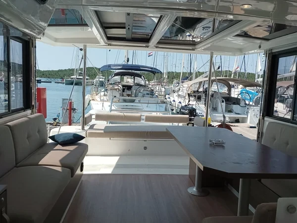 Bali 4.2 - Boatscribe.com