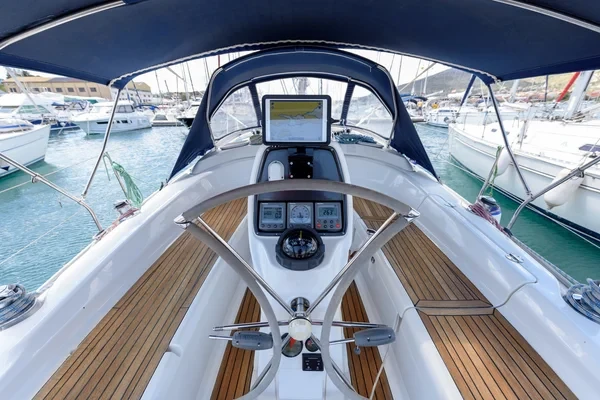 Bavaria 34 Cruiser - Boatscribe.com
