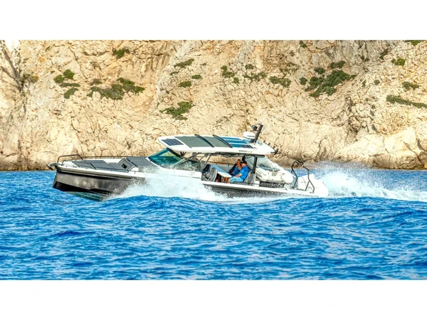 Axopar 37  Sun Top - Boatscribe.com