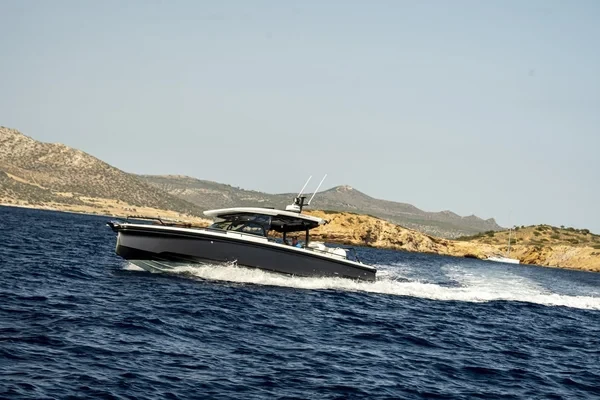 Axopar 37  Sun Top - Boatscribe.com