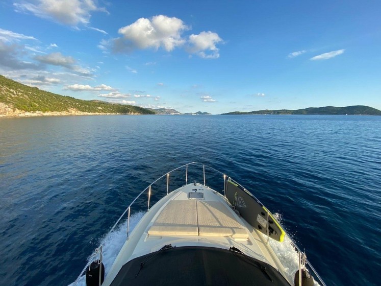 Ferretti 43 Fly - Boatscribe.com