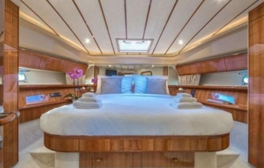 Ferretti 43 Fly - Boatscribe.com