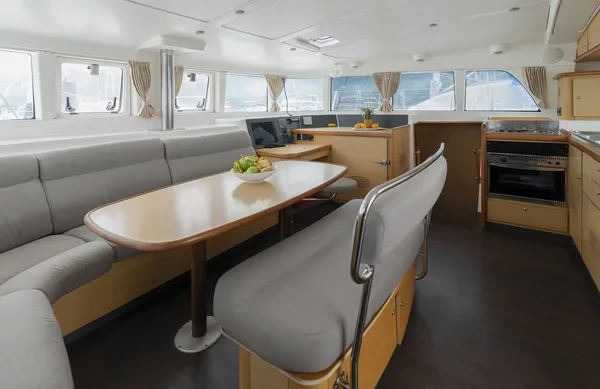 Lagoon 440 - Boatscribe.com
