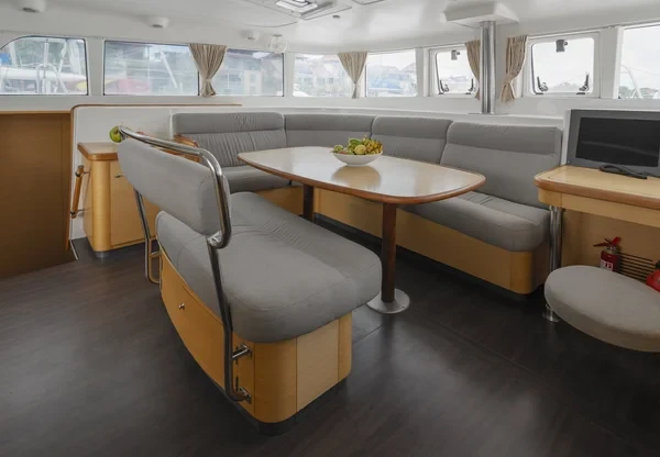 Lagoon 440 - Boatscribe.com