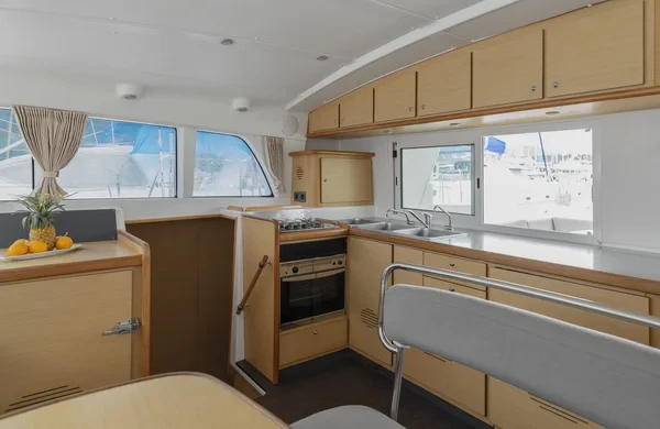 Lagoon 440 - Boatscribe.com