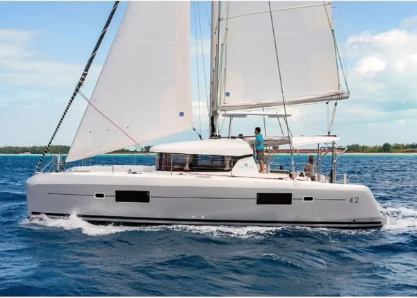 Lagoon 42 - Boatscribe.com