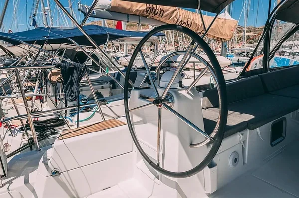 Jeanneau 54 - Boatscribe.com