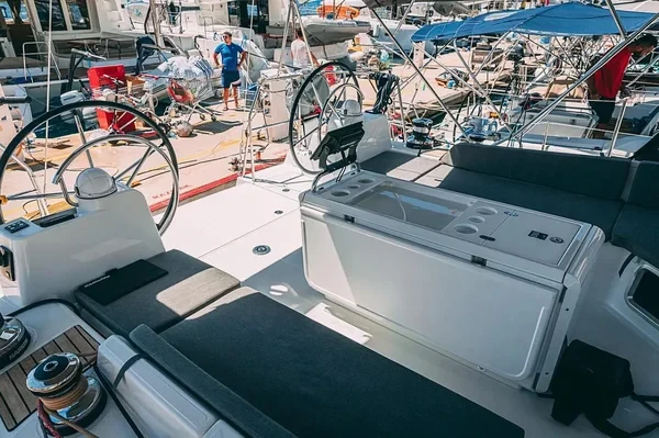 Jeanneau 54 - Boatscribe.com