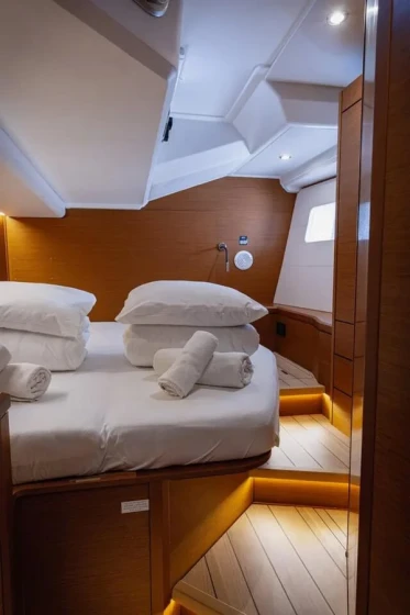 Jeanneau 54 - Boatscribe.com