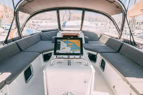 Jeanneau 54 - Boatscribe.com