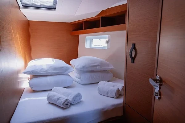 Jeanneau 54 - Boatscribe.com