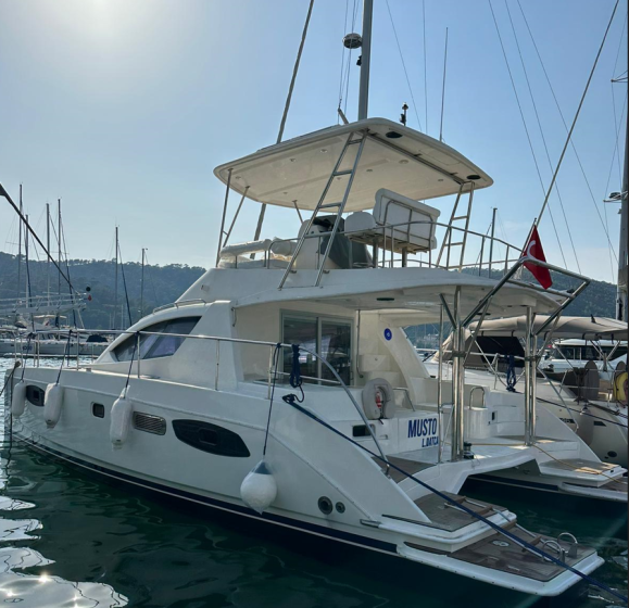 Leopard 39 PC - Boatscribe.com