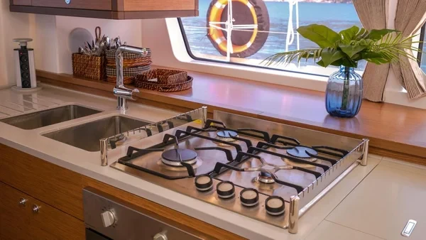 Lagoon 52 F - Boatscribe.com