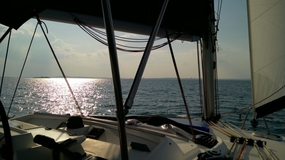Lagoon 440 - 4 + 1 cab. - Boatscribe.com