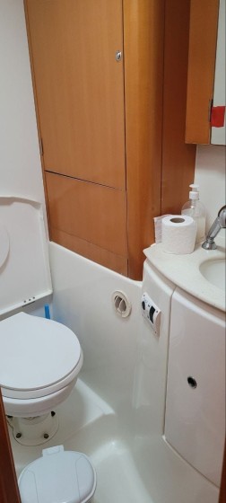 Lagoon 440 - 4 + 1 cab. - Boatscribe.com