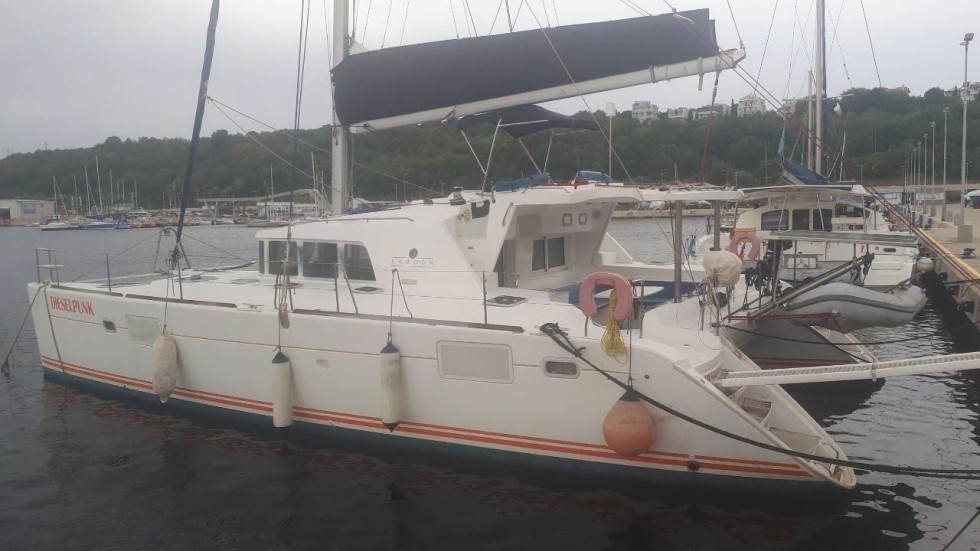 Lagoon 440 - 4 + 1 cab. - Boatscribe.com