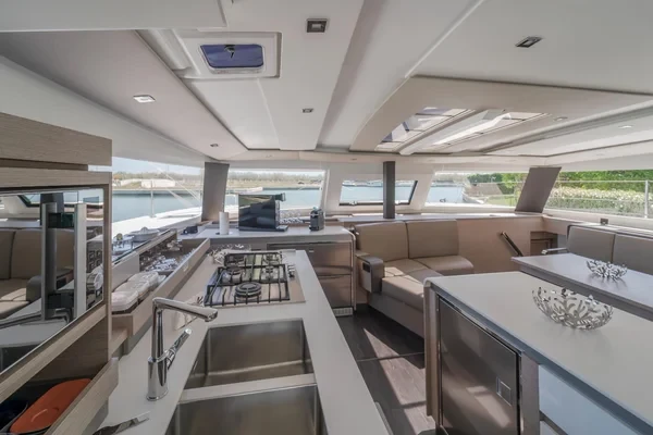 Aura 51 - Boatscribe.com