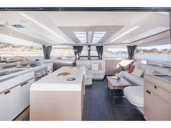 Aura 51 - Boatscribe.com
