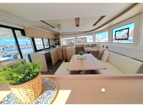 Lagoon 46 - Boatscribe.com