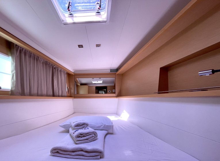 Lagoon 450  Flybridge - Boatscribe.com