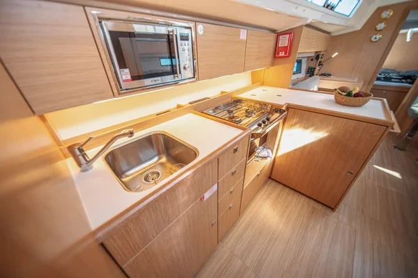 Bavaria C42 - Boatscribe.com