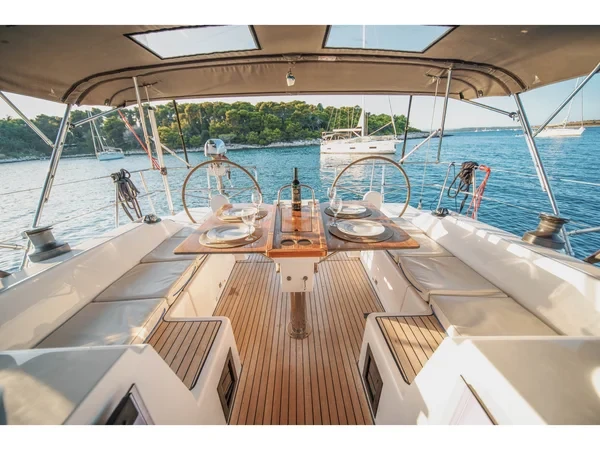 Bavaria C42 - Boatscribe.com