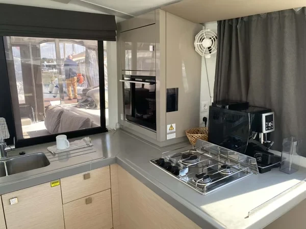 Lucia 40 - Boatscribe.com